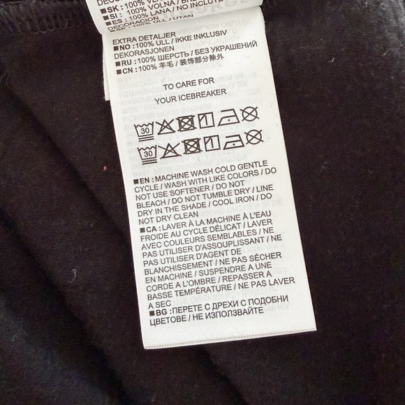 ICEBREAKER • Merino 150 Tech Lite Long Sleeve T-Shirt in Black - Picture 12 of 13